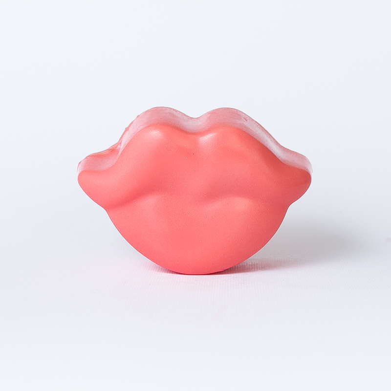 Sapone-artigianale-latte-di-capra-bocca-mirtillo-rosso