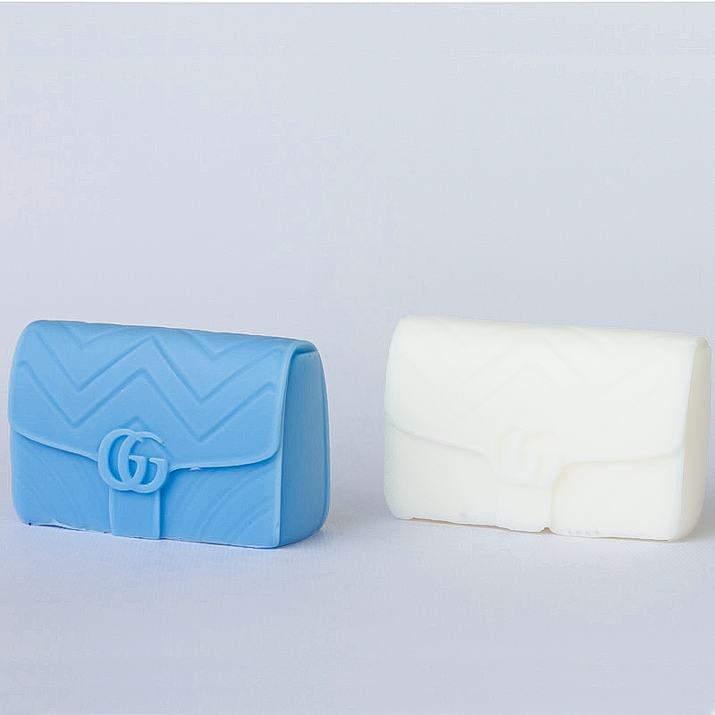 Sapone-artigianale-latte-di-capra-borsetta-mughetto-acqua-di-luna