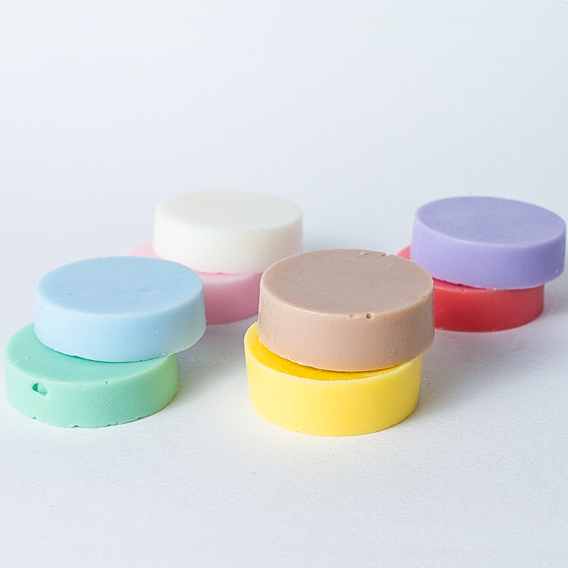 Sapone-artigianale-latte-di-capra-mini-cilindretto-mughetto-rosa-e-champagne-violetta-mirtillo-rosso-bosco-di-cedri-acqua-di-luna-mandorlemiele-cacao