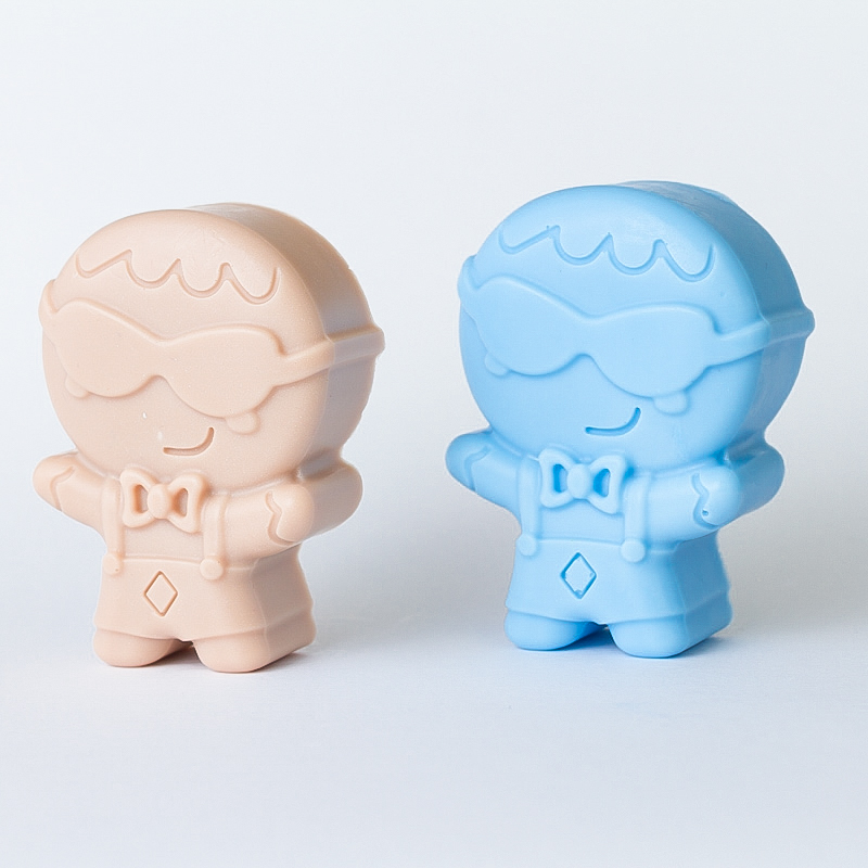 Sapone-artigianale-latte-di-capra-omino-pan-di-zenzero-cartoon-occhiali-cacao-acqua-di-luna