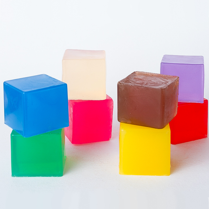 Sapone-artigianale-vegetale-cubotto-mughetto-rosa-e-champagne-violetta-mirtillo-rosso-bosco-di-cedri-acqua-di-luna-mandorlemiele-cacao
