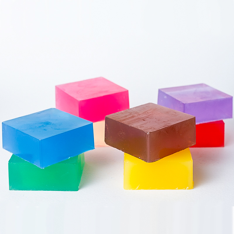 Sapone-artigianale-vegetale-square-mughetto-rosa-e-champagne-violetta-mirtillo-rosso-bosco-di-cedri-acqua-di-luna-mandorlemiele-cacao