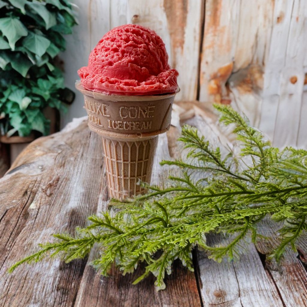 Sapone-artigianale-latte-di-capra-cono-gelato-mirtillo-rosso-new