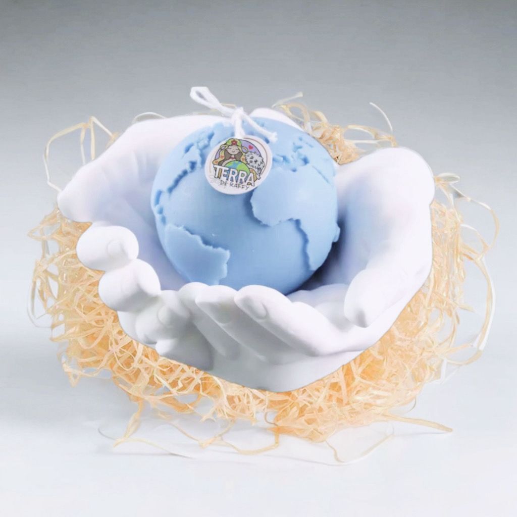 Sapone-artigianale-latte-di-capra-mondo-tra-le-mani-acqua-di-luna-mughetto-main