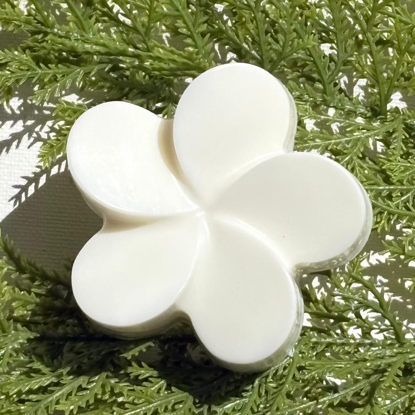 Sapone-artigianale-latte-di-capra-plumeria-mughetto