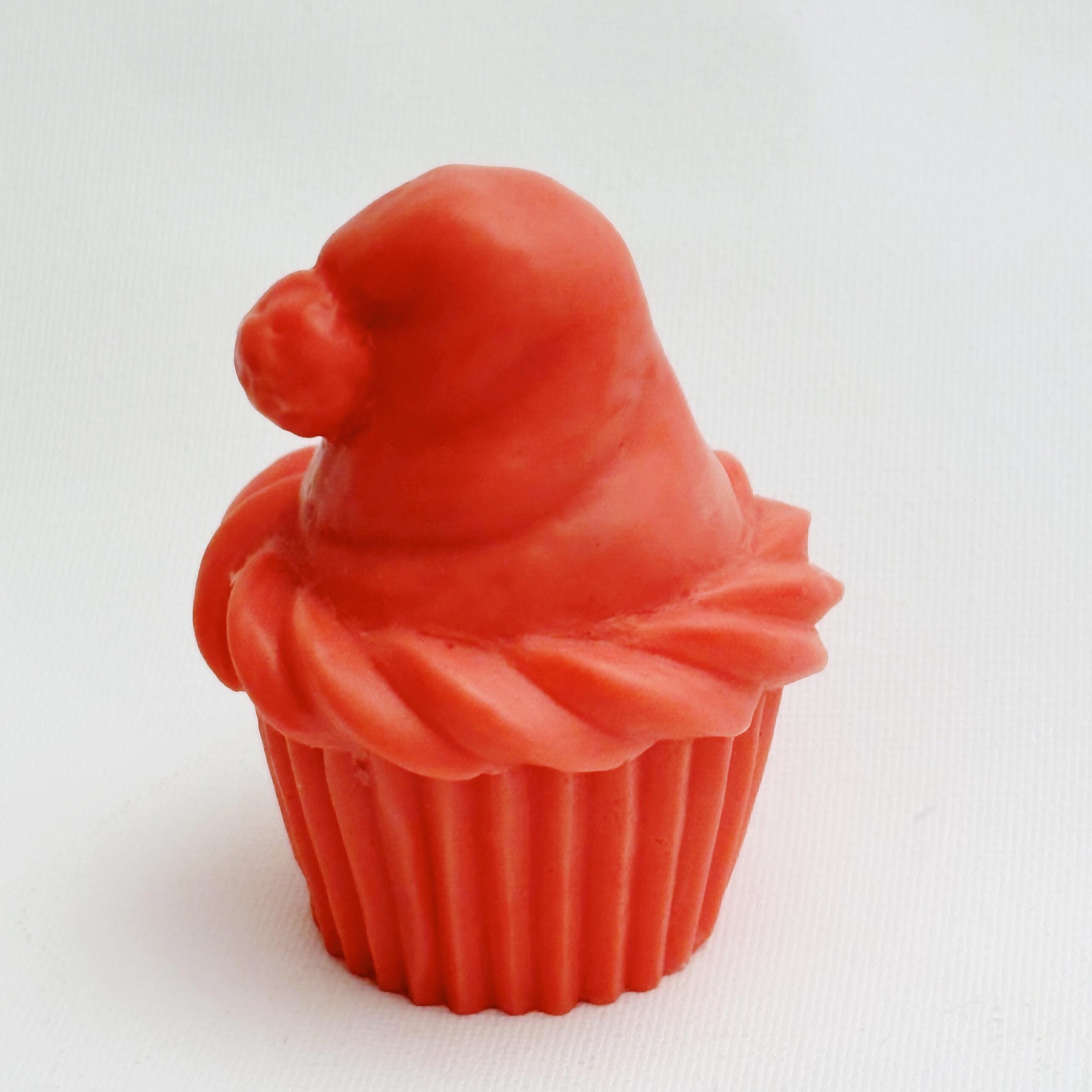 Sapone-artigianale-latte-di-capra-cupcake-in-box-berretto-di-babbo-natale-mirtillo-rosso