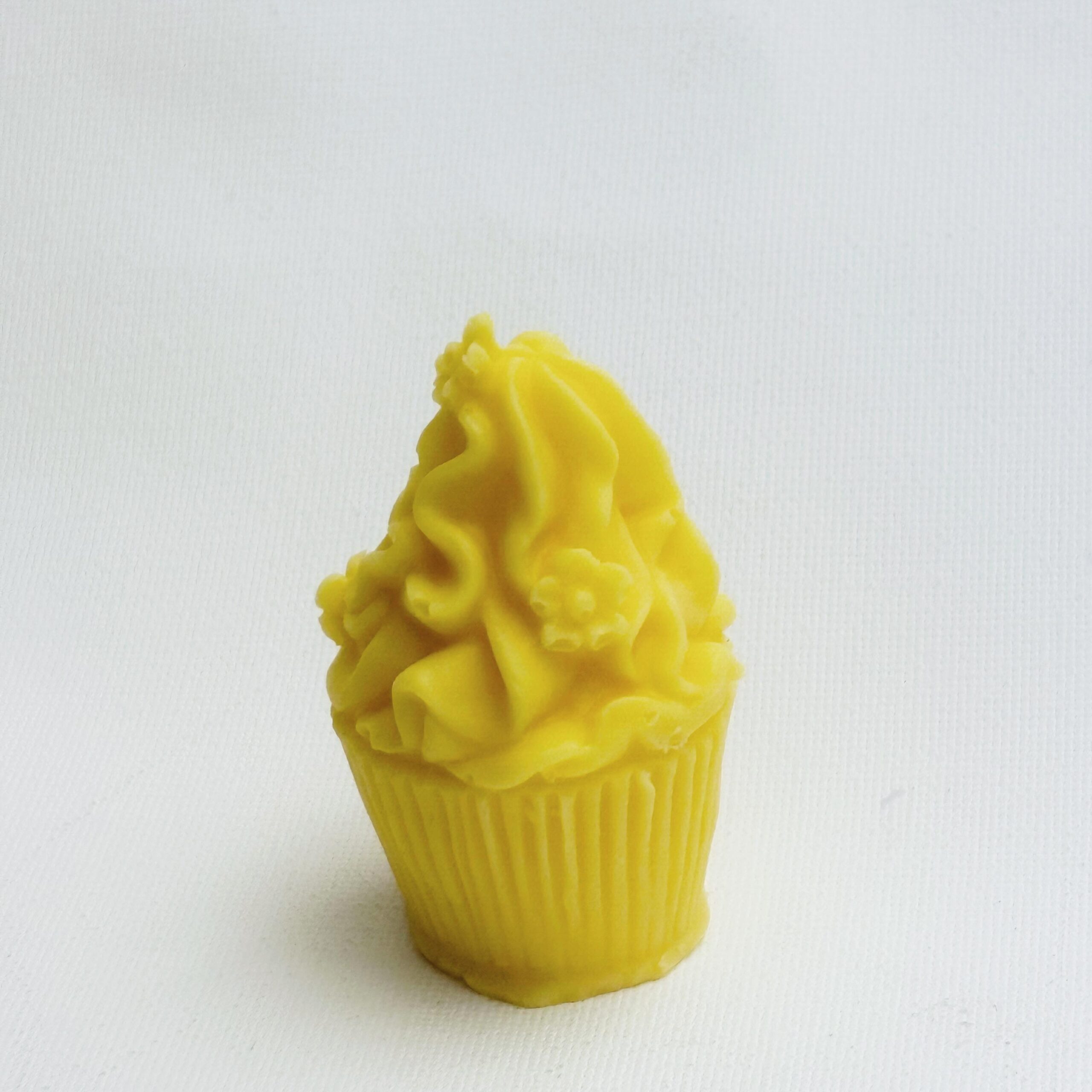 Sapone-artigianale-latte-di-capra-cupcake-in-box-rosa-tortina-al-miele-mandorlemiele