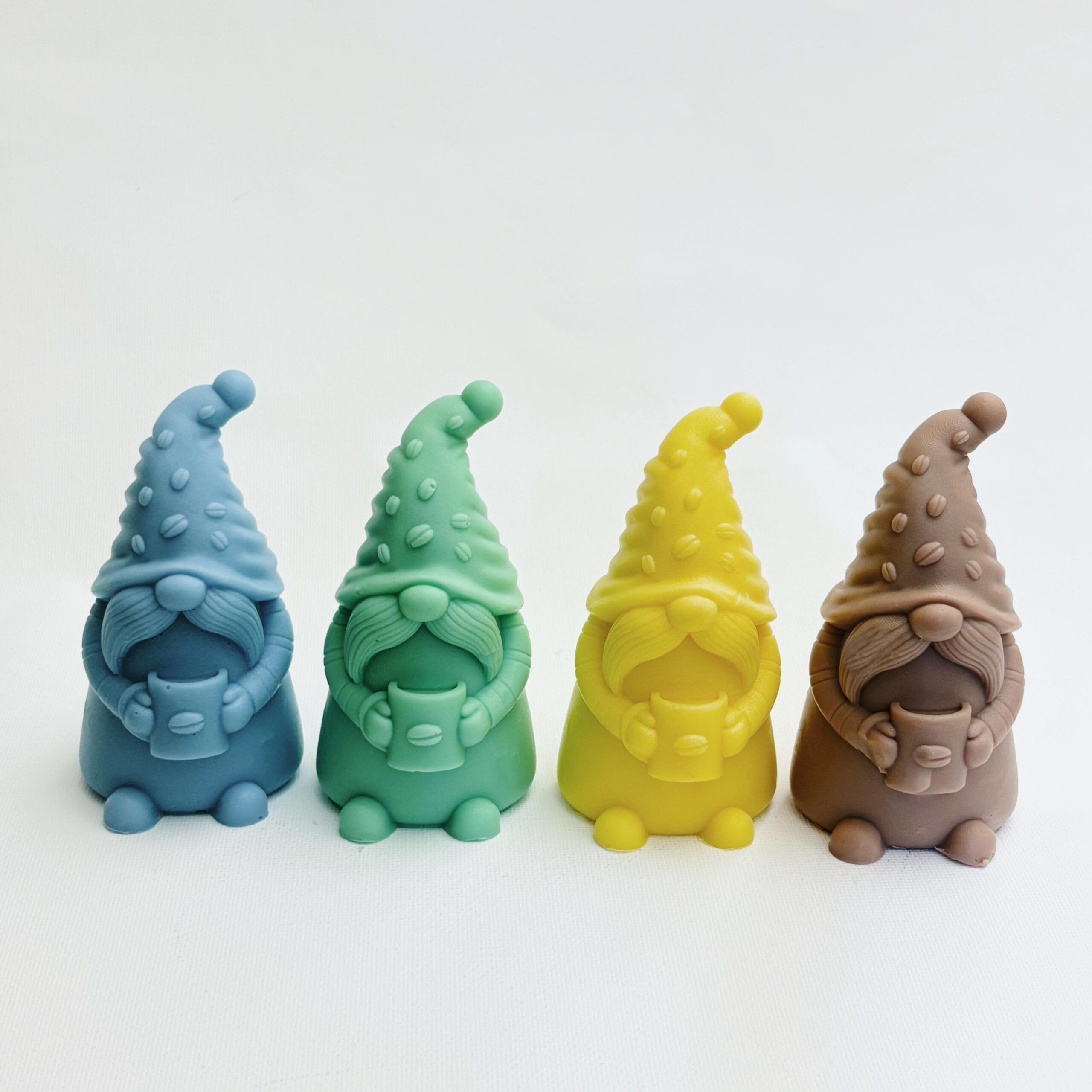 Sapone-artigianale-latte-di-capra-gnomo-baffi-bosco-di-cedri-acqua-di-luna-mandorlemiele-cacao