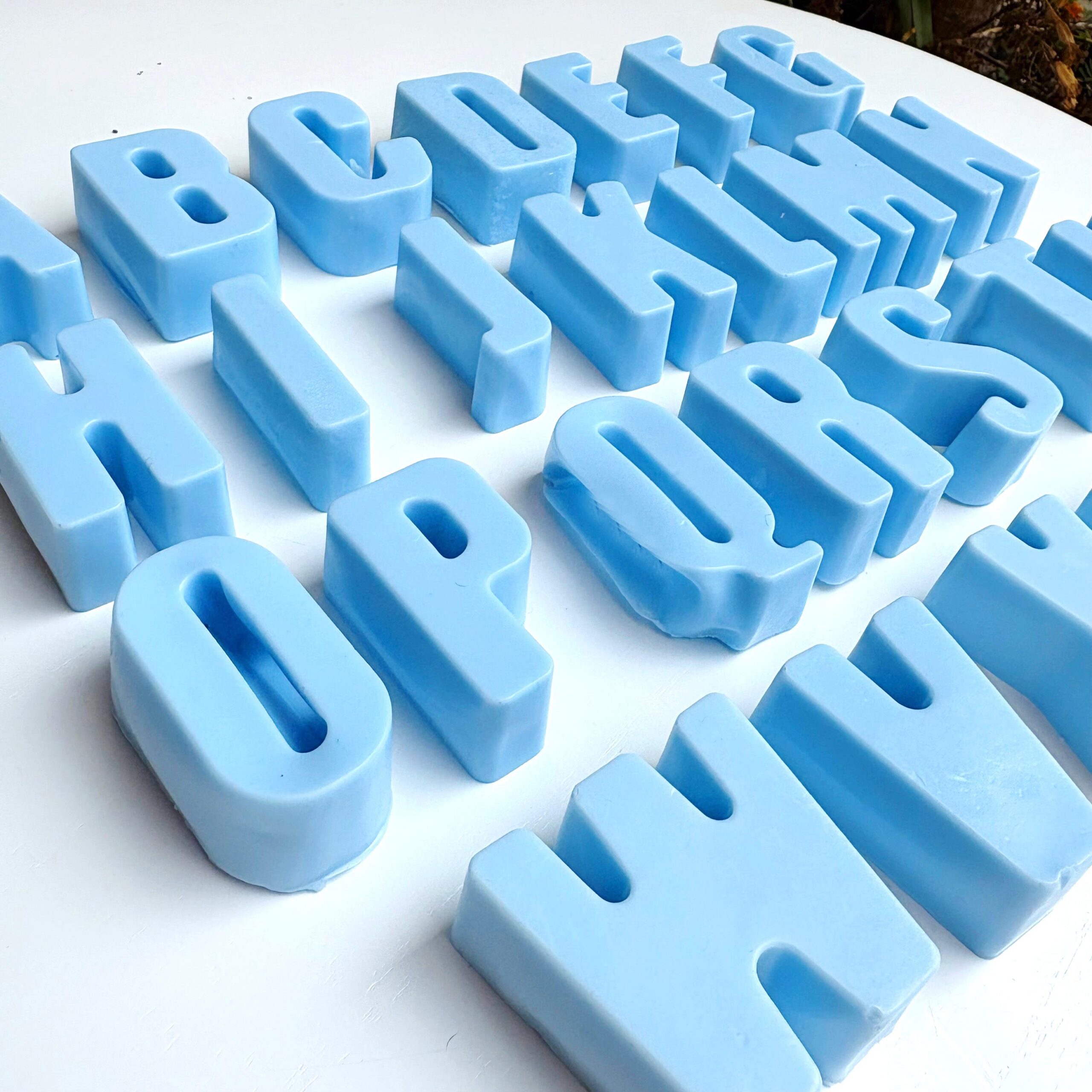 Sapone-artigianale-latte-di-capra-lettere-alfabeto-acqua-di luna