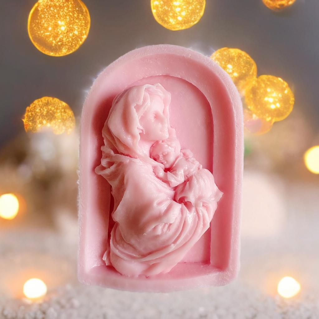 Sapone-artigianale-latte-di-capra-statuina-madonnina-con-bambino-saponetta-ambient-rosa-e-champagne