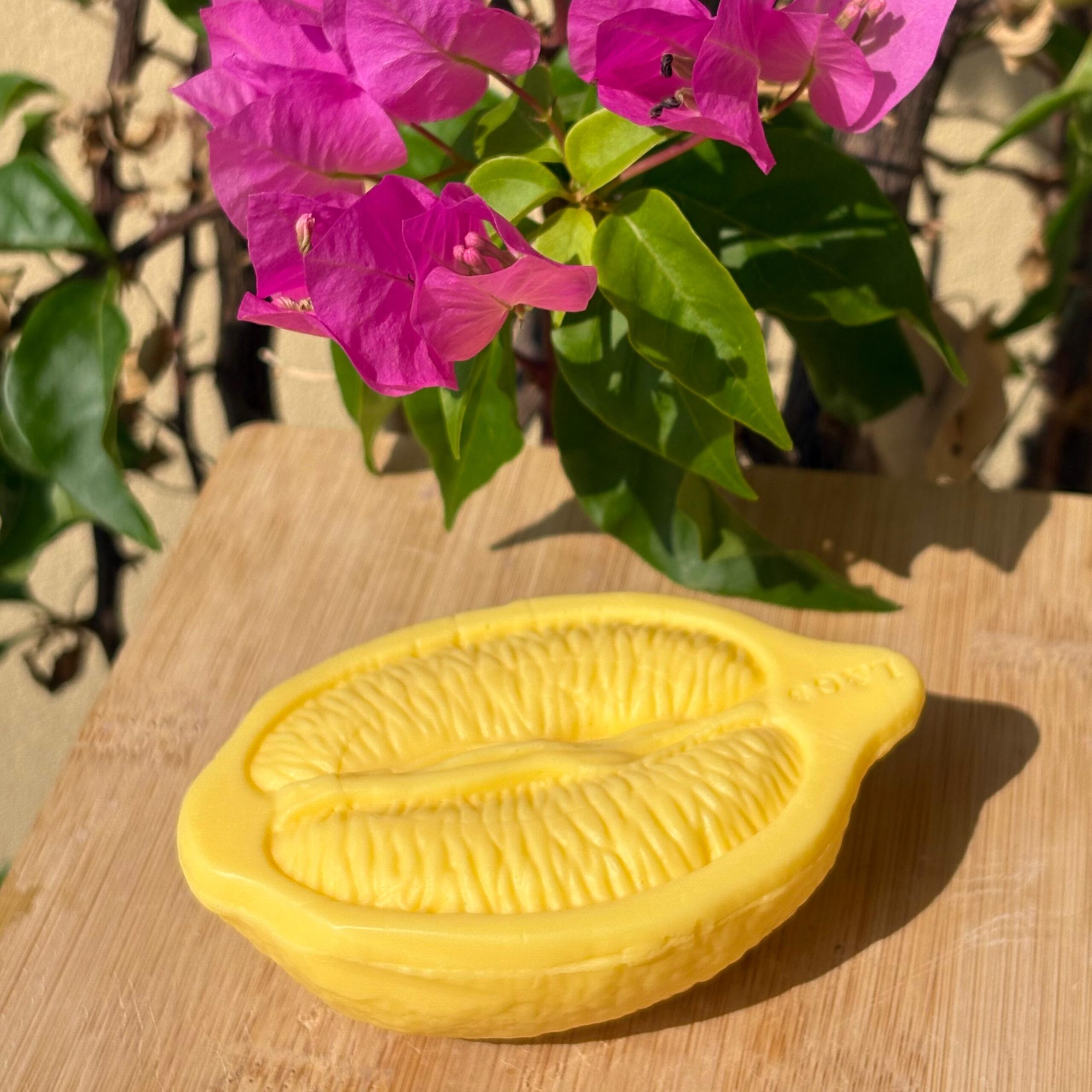 Sapone-artigianale-latte-di-capra-limone-di-Grasse-mandorlemiele